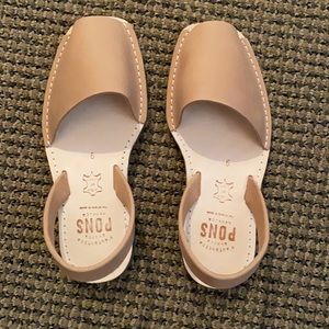 Pons sandals. Brand New! Size 9